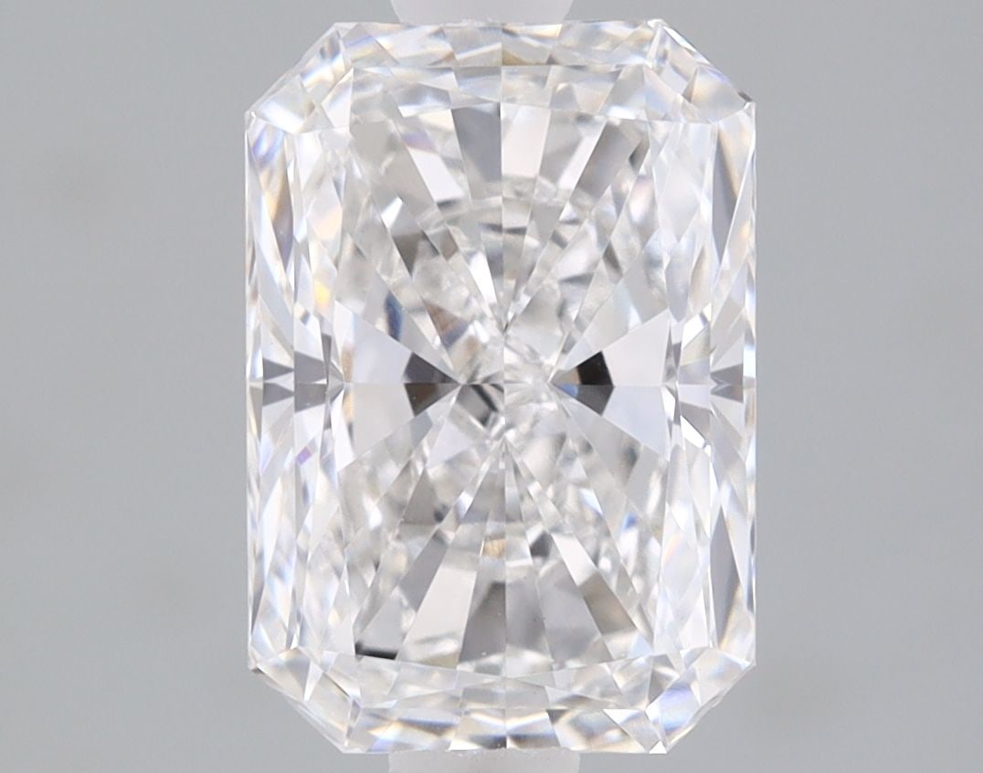Loose Diamond - RADIANT 1.6ct E VVS2: Loose Diamond - RADIANT 1.6ct E VVS2 Source: This is a real non-mined Diamond that has been grown in a lab Shape: RADIANT Carats: 1.6 Color: E Clarity: VVS2 Certification: IGI Video: Video Link The