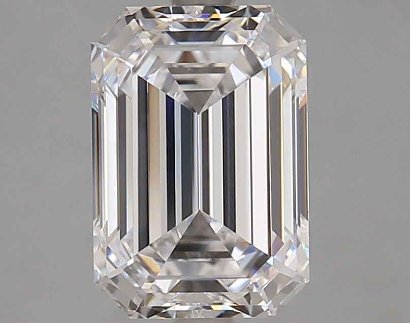 Loose Diamond - EMERALD 3.13ct D VVS1: Loose Diamond - EMERALD 3.13ct D VVS1 Source: This is a real non-mined Diamond that has been grown in a lab Shape: EMERALD Carats: 3.13 Color: D Clarity: VVS1 Certification: GIA Video: