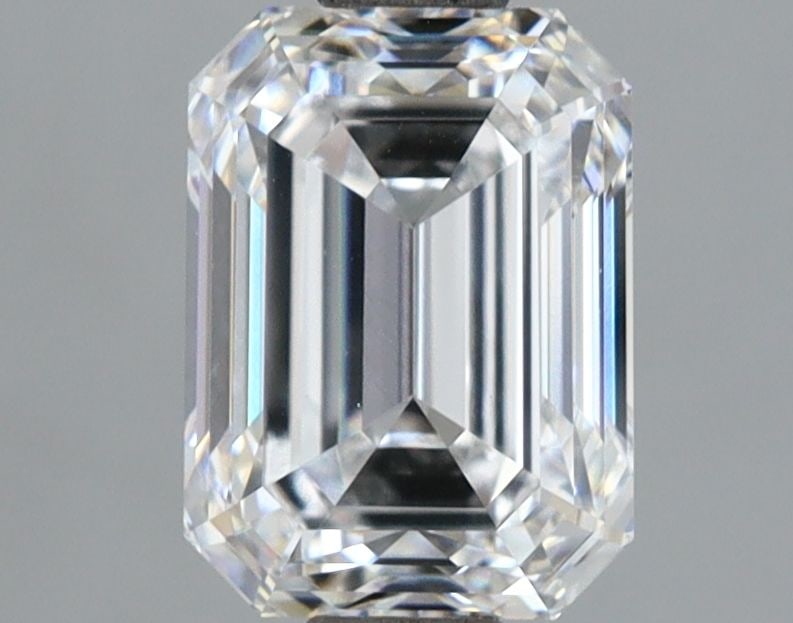 Loose Diamond - EMERALD 2.07ct D VVS1: Loose Diamond - EMERALD 2.07ct D VVS1 Source: This is a real non-mined Diamond that has been grown in a lab Shape: EMERALD Carats: 2.07 Color: D Clarity: VVS1 Certification: IGI Video: