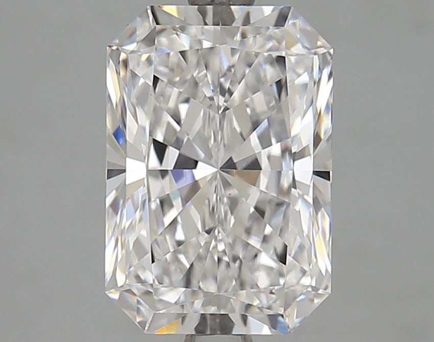 Loose Diamond - RADIANT 3.18ct E VS1: Loose Diamond - RADIANT 3.18ct E VS1 Source: This is a real non-mined Diamond that has been grown in a lab Shape: RADIANT Carats: 3.18 Color: E Clarity: VS1 Certification: GIA Video: