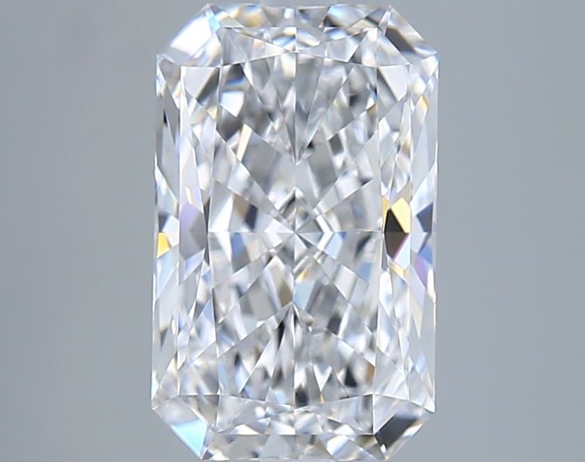 Loose Diamond - RADIANT 2.87ct E VVS2: Loose Diamond - RADIANT 2.87ct E VVS2 Source: This is a real non-mined Diamond that has been grown in a lab Shape: RADIANT Carats: 2.87 Color: E Clarity: VVS2 Certification: IGI Video: