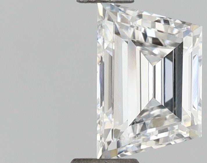 Loose Diamond - TRAPEZOID 0.51ct D VS1: Loose Diamond - TRAPEZOID 0.51ct D VS1 Source: This is a real non-mined Diamond that has been grown in a lab Shape: TRAPEZOID Carats: 0.51 Color: D Clarity: VS1 Certification: IGI Video: