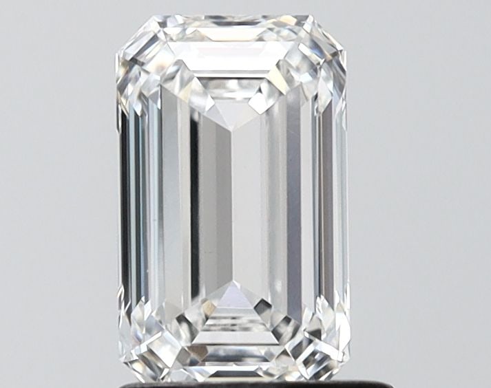 Loose Diamond - EMERALD 1.33ct E VVS2: Loose Diamond - EMERALD 1.33ct E VVS2 Source: This is a real non-mined Diamond that has been grown in a lab Shape: EMERALD Carats: 1.33 Color: E Clarity: VVS2 Certification: IGI Video: