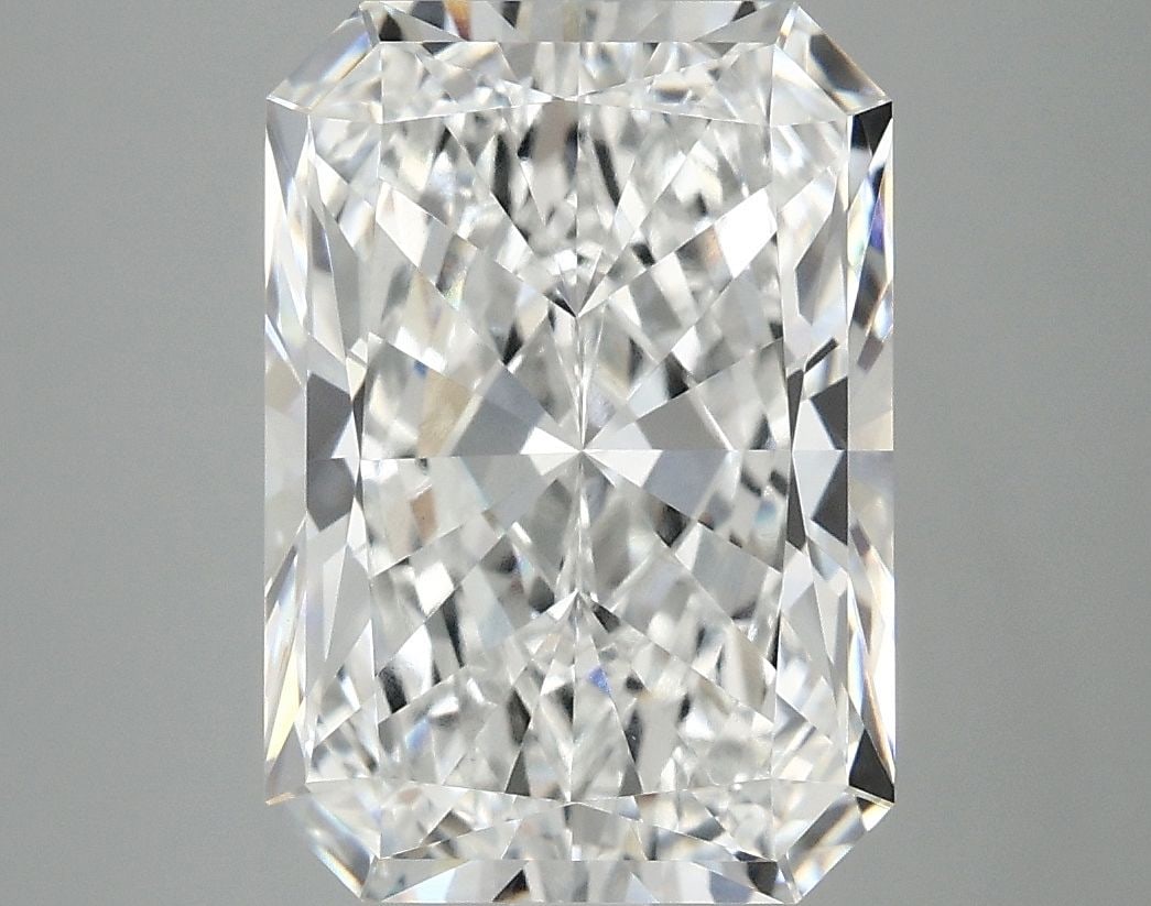 Loose Diamond - RADIANT 5.08ct E VVS2: Loose Diamond - RADIANT 5.08ct E VVS2 Source: This is a real non-mined Diamond that has been grown in a lab Shape: RADIANT Carats: 5.08 Color: E Clarity: VVS2 Certification: IGI Video: