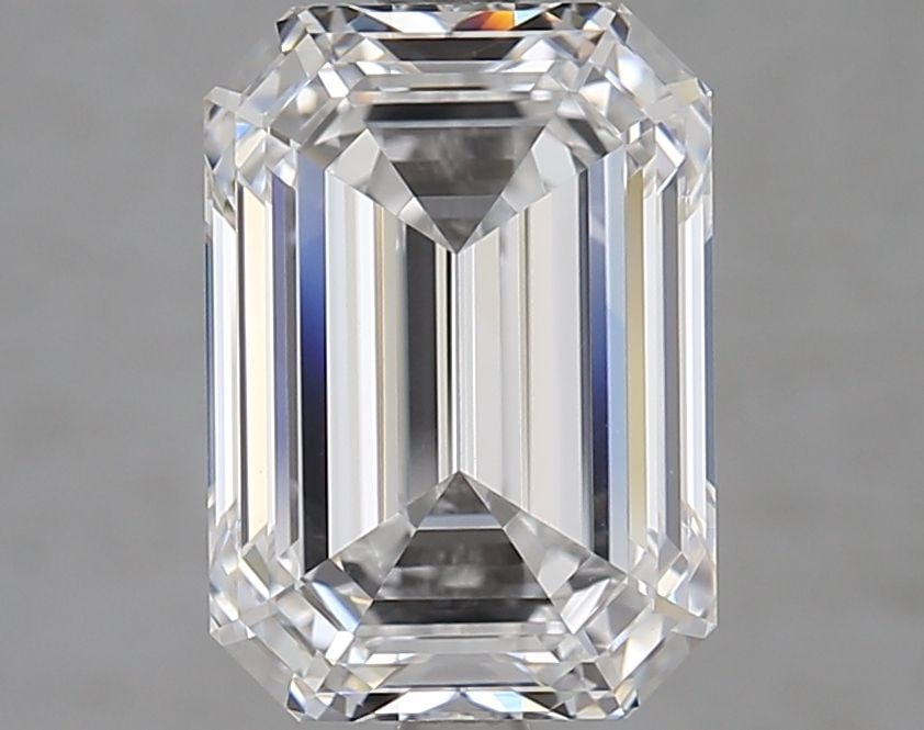 Loose Diamond - EMERALD 4.01ct D VVS2: Loose Diamond - EMERALD 4.01ct D VVS2 Source: This is a real non-mined Diamond that has been grown in a lab Shape: EMERALD Carats: 4.01 Color: D Clarity: VVS2 Certification: GIA Video:
