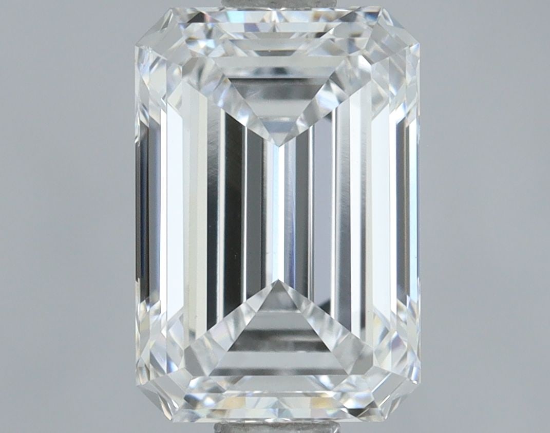 Loose Diamond - EMERALD 1.04ct D VVS2: Loose Diamond - EMERALD 1.04ct D VVS2 Source: This is a real non-mined Diamond that has been grown in a lab Shape: EMERALD Carats: 1.04 Color: D Clarity: VVS2 Certification: IGI Video: