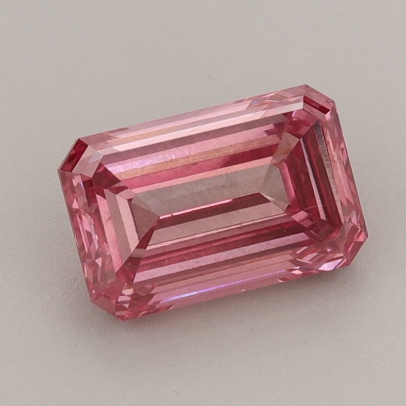 Loose Diamond - EMERALD 1.5ct Fancy Vivid Pink SI2: Loose Diamond - EMERALD 1.5ct Fancy Vivid Pink SI2 Source: This is a real non-mined Diamond that has been grown in a lab Shape: EMERALD Carats: 1.5 Color: Fancy Vivid Pink Certification: IGI The Diamo