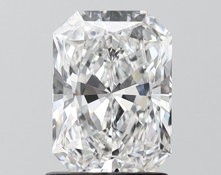 Loose Diamond - RADIANT 1.4ct E VVS2: Loose Diamond - RADIANT 1.4ct E VVS2 Source: This is a real non-mined Diamond that has been grown in a lab Shape: RADIANT Carats: 1.4 Color: E Clarity: VVS2 Certification: IGI Video: Video Link The