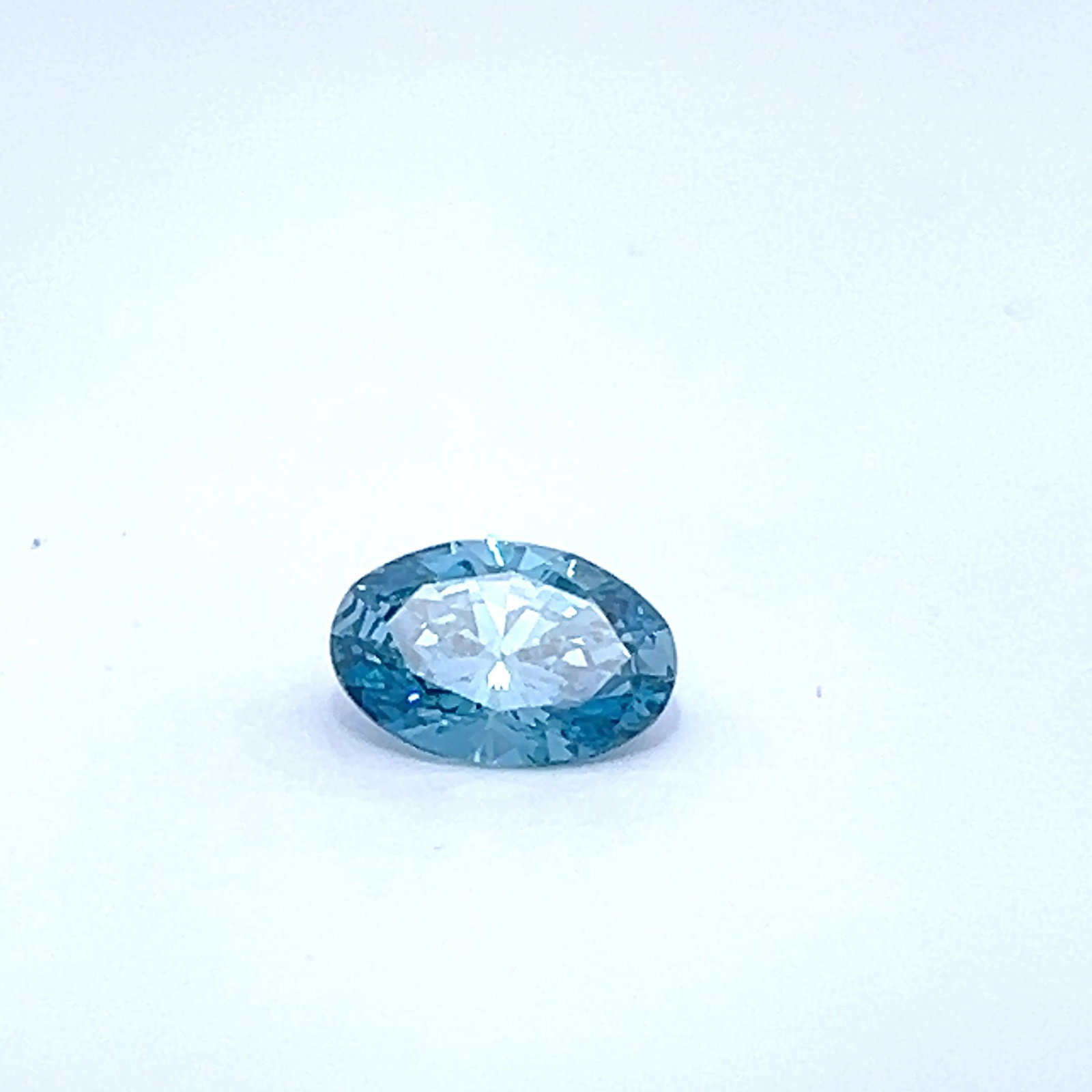 Loose Diamond - OVAL 2.0ct Fancy Blue VS1: Loose Diamond - OVAL 2.0ct Fancy Blue VS1 Source: This is a real non-mined Diamond that has been grown in a lab Shape: OVAL Carats: 2.0 Color: Fancy Blue Certification: NONE The Diamond Depot Guarante