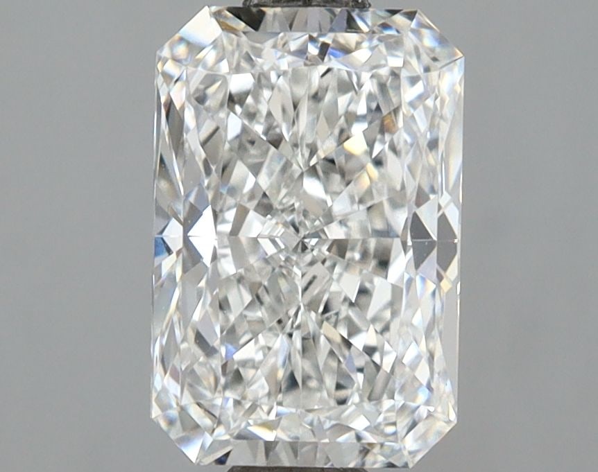 Loose Diamond - RADIANT 3.05ct D VVS2: Loose Diamond - RADIANT 3.05ct D VVS2 Source: This is a real non-mined Diamond that has been grown in a lab Shape: RADIANT Carats: 3.05 Color: D Clarity: VVS2 Certification: IGI Video: