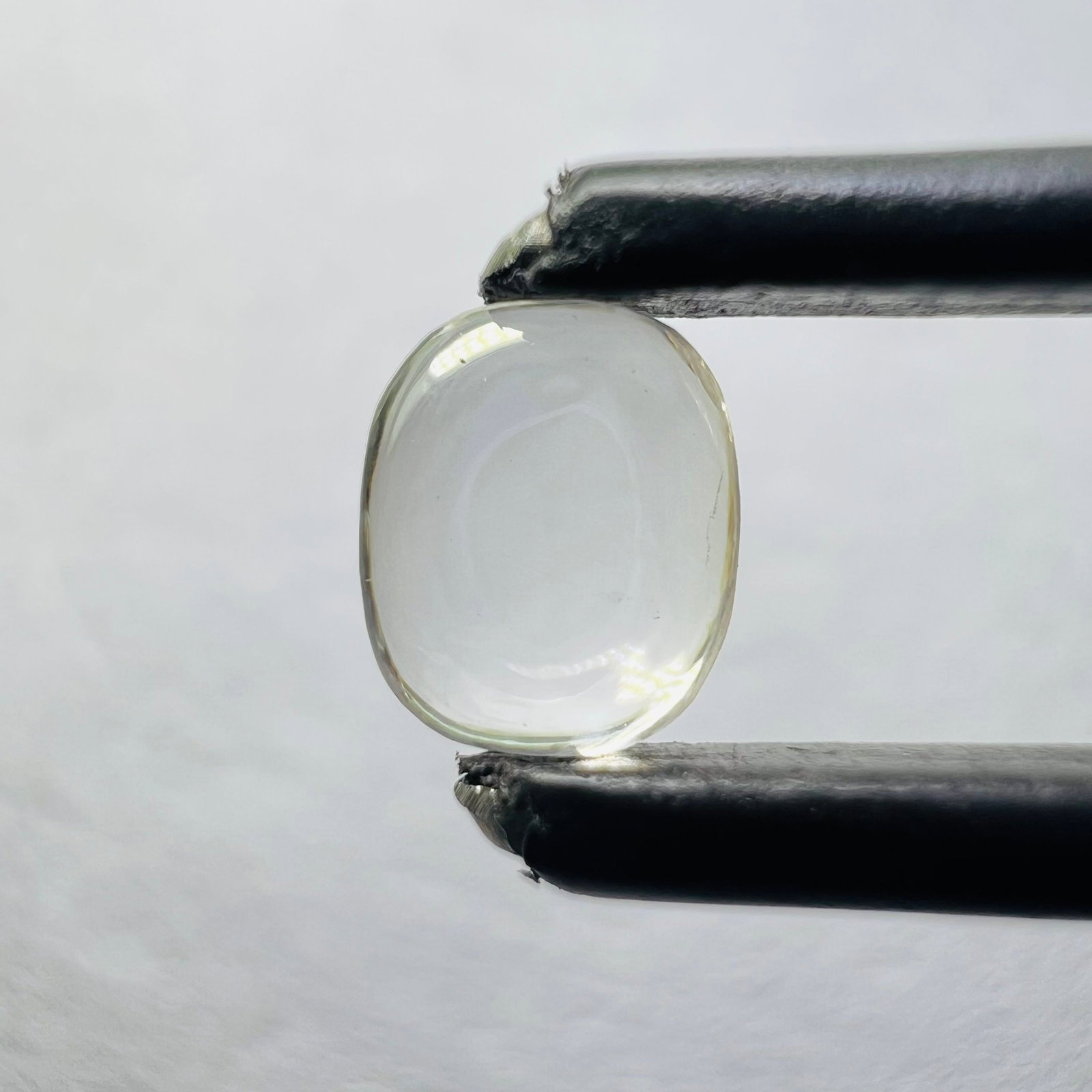 Loose Diamond - CUSHION BRILLIANT 0.41ct Brown VS1: Loose Diamond - CUSHION BRILLIANT 0.41ct Brown VS1 Source: This is a real non-mined Diamond that has been grown in a lab Shape: CUSHION BRILLIANT Carats: 0.41 Color: Brown Certification: NONE Video: