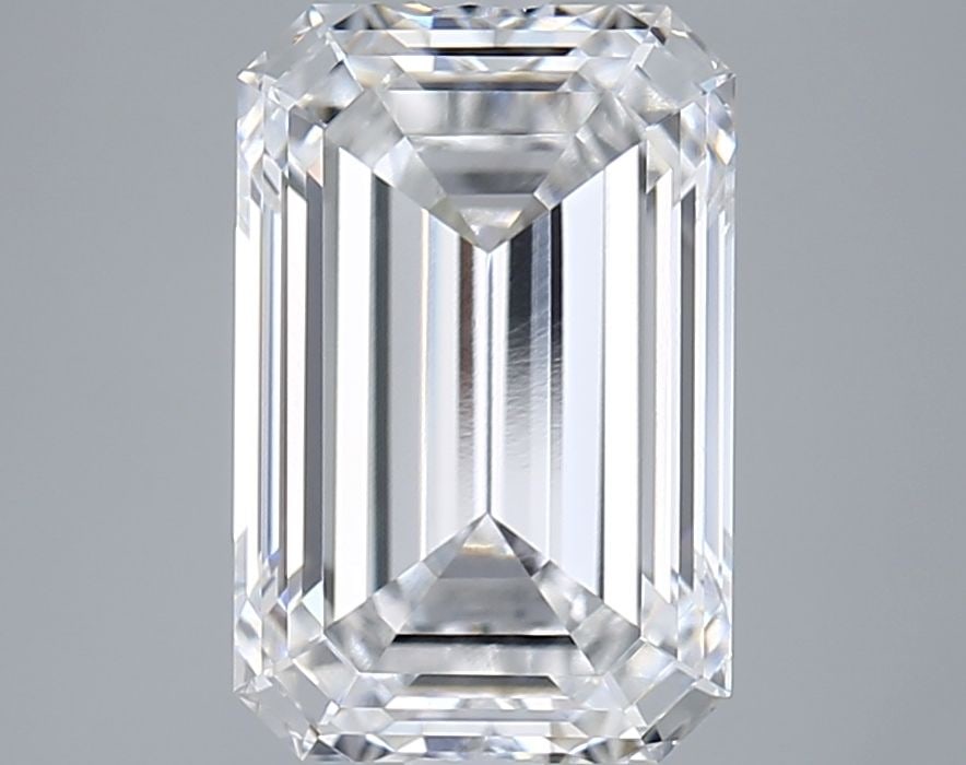 Loose Diamond - EMERALD 4.1ct D VVS2: Loose Diamond - EMERALD 4.1ct D VVS2 Source: This is a real non-mined Diamond that has been grown in a lab Shape: EMERALD Carats: 4.1 Color: D Clarity: VVS2 Certification: IGI Video: