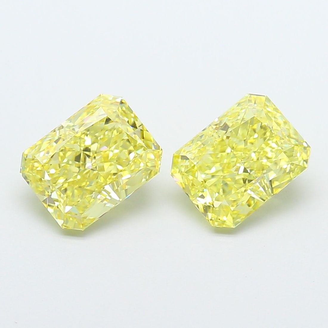 Loose Diamond - RADIANT 2.04ct Fancy Intense Yellow VS1: Loose Diamond - RADIANT 2.04ct Fancy Intense Yellow VS1 Source: This is a real non-mined Diamond that has been grown in a lab Shape: RADIANT Carats: 2.04 Color: Fancy Intense Yellow Certification: IGI