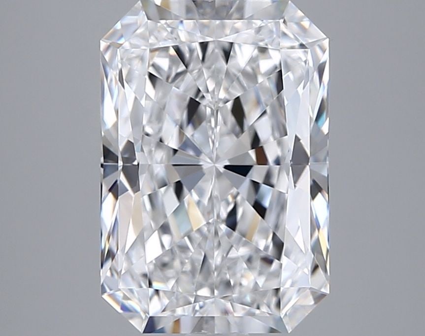 Loose Diamond - RADIANT 3.12ct D VVS2: Loose Diamond - RADIANT 3.12ct D VVS2 Source: This is a real non-mined Diamond that has been grown in a lab Shape: RADIANT Carats: 3.12 Color: D Clarity: VVS2 Certification: IGI Video: