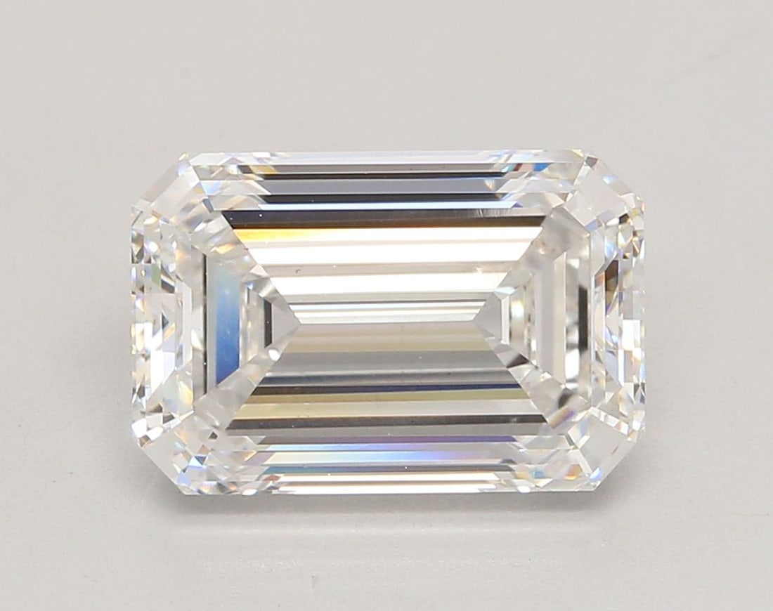Loose Diamond - EMERALD 6.02ct D VS1: Loose Diamond - EMERALD 6.02ct D VS1 Source: This is a real non-mined Diamond that has been grown in a lab Shape: EMERALD Carats: 6.02 Color: D Clarity: VS1 Certification: IGI Video: