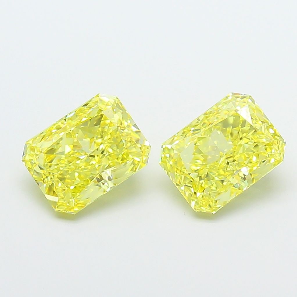 Loose Diamond - RADIANT 2.6ct Fancy Vivid Yellow VVS2: Loose Diamond - RADIANT 2.6ct Fancy Vivid Yellow VVS2 Source: This is a real non-mined Diamond that has been grown in a lab Shape: RADIANT Carats: 2.6 Color: Fancy Vivid Yellow Certification: IGI Vide