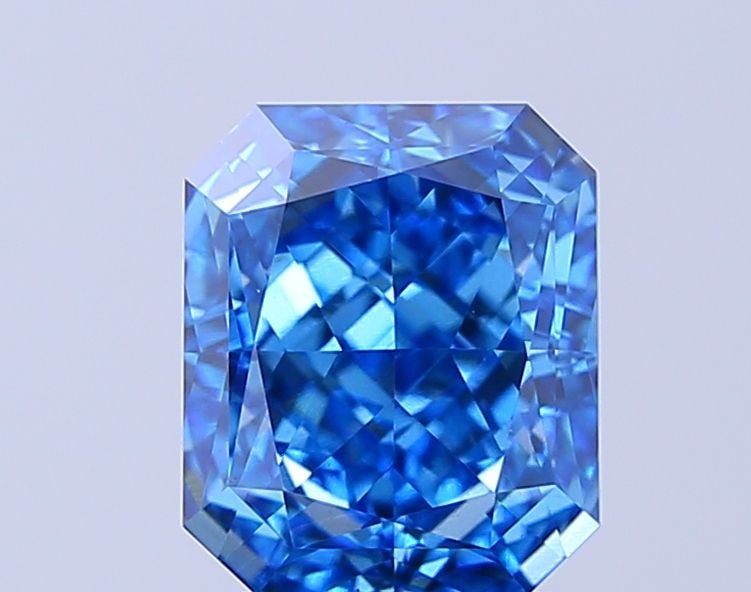 Loose Diamond - RADIANT 2.5ct Fancy Vivid Blue VS2: Loose Diamond - RADIANT 2.5ct Fancy Vivid Blue VS2 Source: This is a real non-mined Diamond that has been grown in a lab Shape: RADIANT Carats: 2.5 Color: Fancy Vivid Blue Certification: IGI Video: