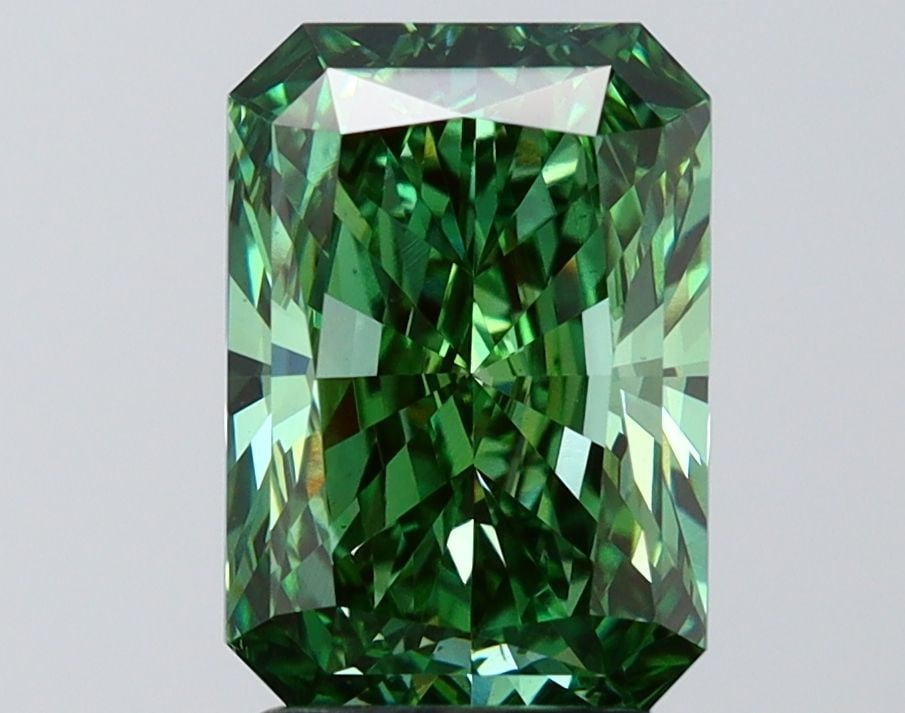 Loose Diamond - RADIANT 3.02ct Fancy Vivid Green VS1: Loose Diamond - RADIANT 3.02ct Fancy Vivid Green VS1 Source: This is a real non-mined Diamond that has been grown in a lab Shape: RADIANT Carats: 3.02 Color: Fancy Vivid Green Certification: IGI Video