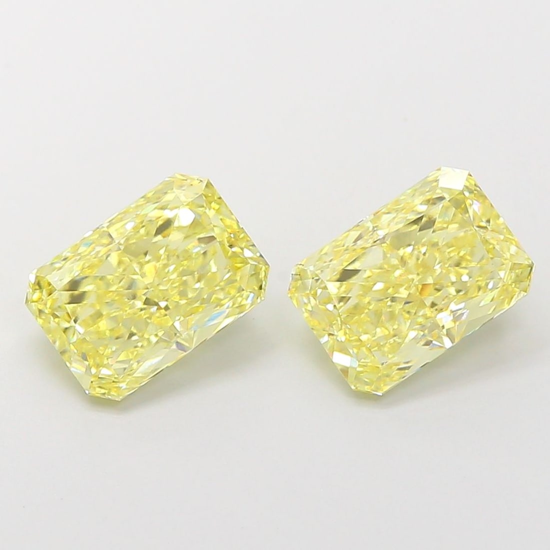 Loose Diamond - RADIANT 2.16ct Fancy Intense Yellow VS2: Loose Diamond - RADIANT 2.16ct Fancy Intense Yellow VS2 Source: This is a real non-mined Diamond that has been grown in a lab Shape: RADIANT Carats: 2.16 Color: Fancy Intense Yellow Certification: IGI