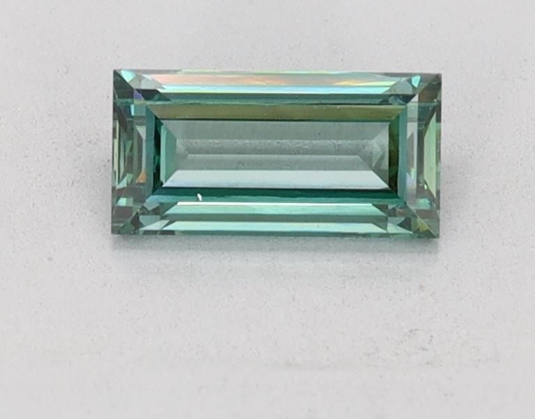 Loose Diamond - BAGUETTE 0.63ct Green VS1: Loose Diamond - BAGUETTE 0.63ct Green VS1 Source: This is a real non-mined Diamond that has been grown in a lab Shape: BAGUETTE Carats: 0.63 Color: Green Certification: NONE Video: