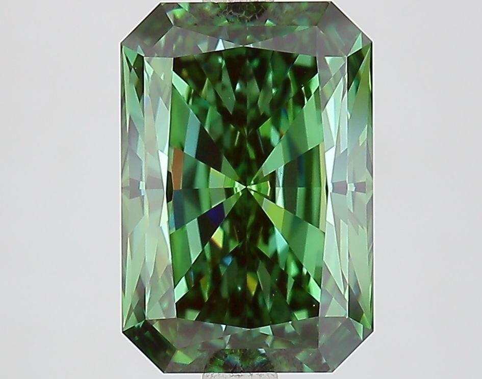 Loose Diamond - RADIANT 3.62ct Fancy Vivid Green VVS2: Loose Diamond - RADIANT 3.62ct Fancy Vivid Green VVS2 Source: This is a real non-mined Diamond that has been grown in a lab Shape: RADIANT Carats: 3.62 Color: Fancy Vivid Green Certification: IGI Vide