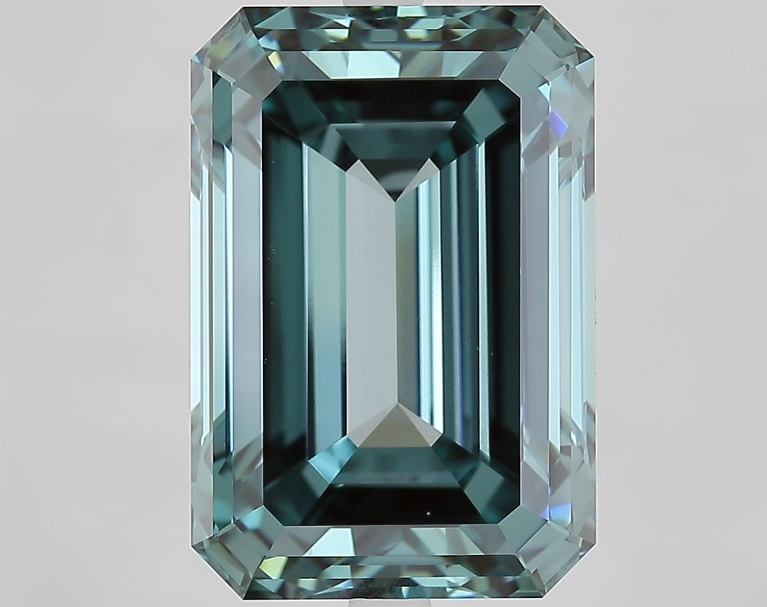 Loose Diamond - EMERALD 11.04ct Fancy Vivid Green VS1: Loose Diamond - EMERALD 11.04ct Fancy Vivid Green VS1 Source: This is a real non-mined Diamond that has been grown in a lab Shape: EMERALD Carats: 11.04 Color: Fancy Vivid Green Certification: IGI Vid