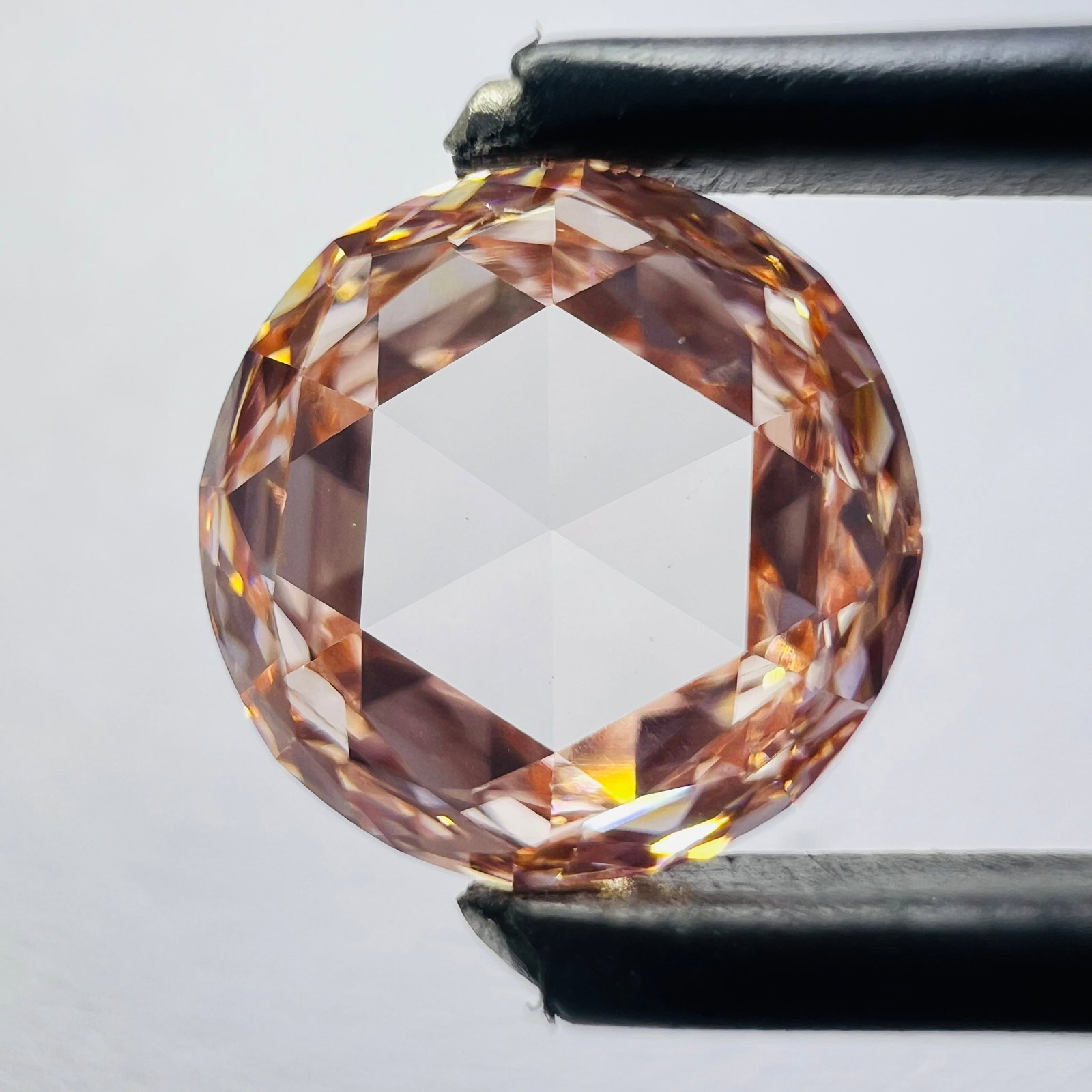 Loose Diamond - ROSE 1.36ct Pink VVS2: Loose Diamond - ROSE 1.36ct Pink VVS2 Source: This is a real non-mined Diamond that has been grown in a lab Shape: ROSE Carats: 1.36 Color: Pink Certification: NONE Video: