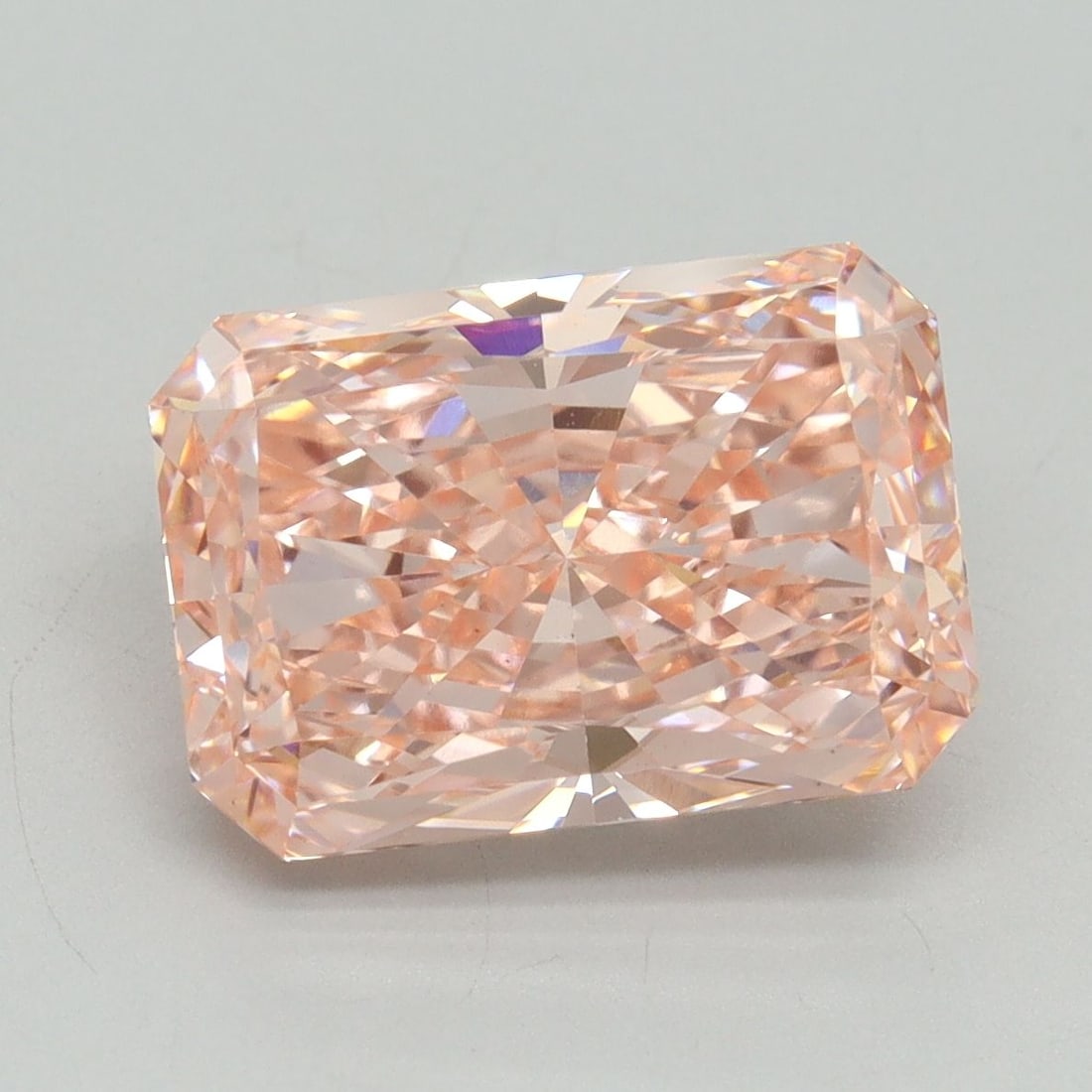 Loose Diamond - RADIANT 5.06ct Fancy Vivid Pink VS1: Loose Diamond - RADIANT 5.06ct Fancy Vivid Pink VS1 Source: This is a real non-mined Diamond that has been grown in a lab Shape: RADIANT Carats: 5.06 Color: Fancy Vivid Pink Certification: IGI Video: