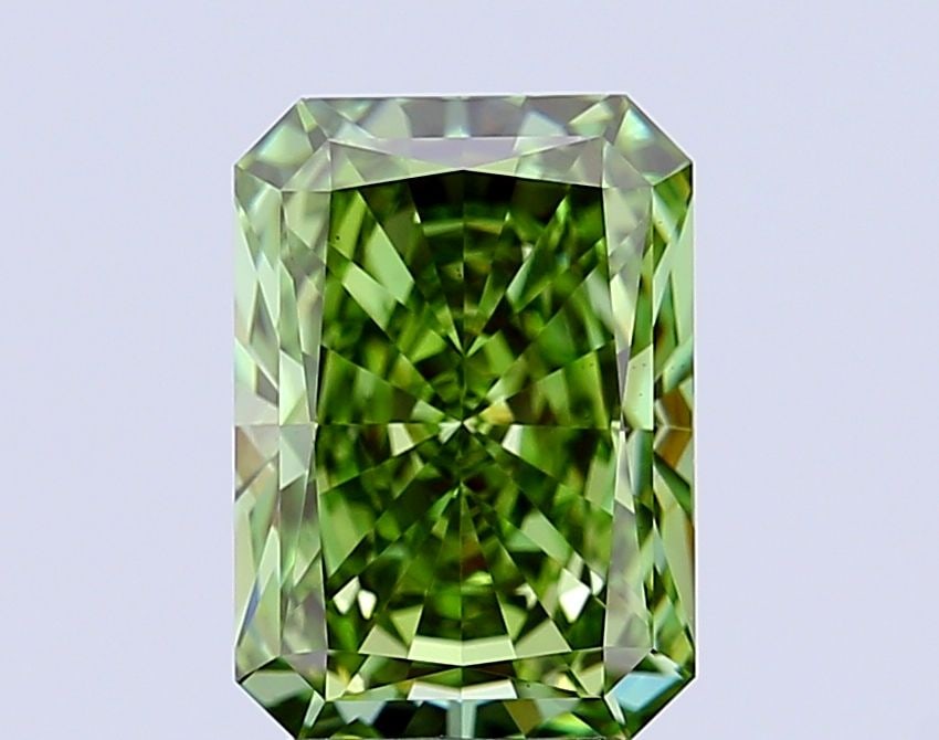 Loose Diamond - RADIANT 4.07ct Fancy Vivid Green VS1: Loose Diamond - RADIANT 4.07ct Fancy Vivid Green VS1 Source: This is a real non-mined Diamond that has been grown in a lab Shape: RADIANT Carats: 4.07 Color: Fancy Vivid Green Certification: IGI Video
