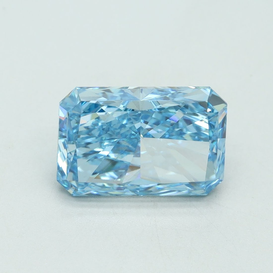 Loose Diamond - RADIANT 3.0ct Fancy Vivid Blue VS1: Loose Diamond - RADIANT 3.0ct Fancy Vivid Blue VS1 Source: This is a real non-mined Diamond that has been grown in a lab Shape: RADIANT Carats: 3.0 Color: Fancy Vivid Blue Certification: IGI Video: