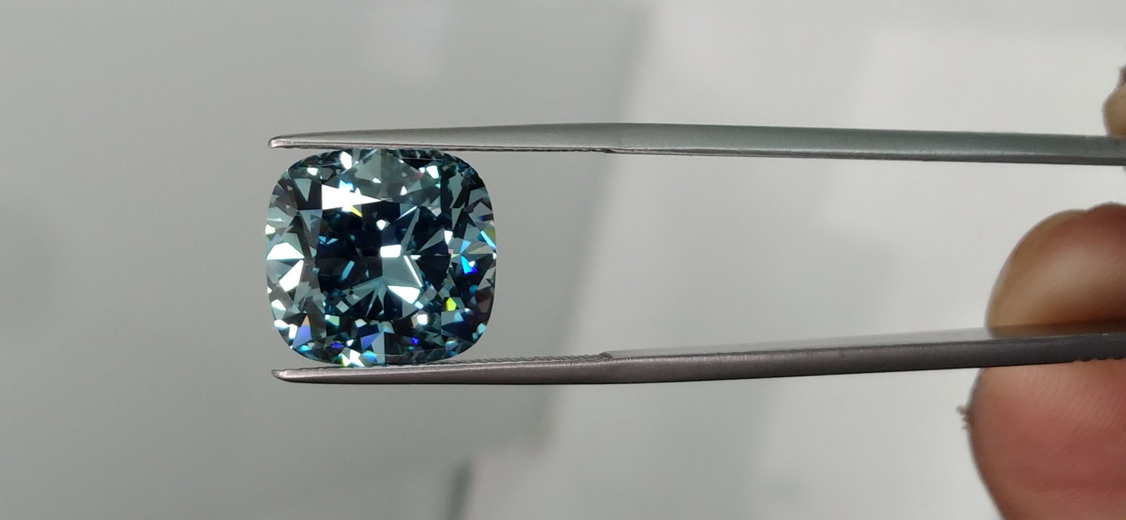 Loose Diamond - CUSHION MODIFIED 9.54ct Fancy Deep Blue SI1: Loose Diamond - CUSHION MODIFIED 9.54ct Fancy Deep Blue SI1 Source: This is a real non-mined Diamond that has been grown in a lab Shape: CUSHION MODIFIED Carats: 9.54 Color: Fancy Deep Blue Certificat