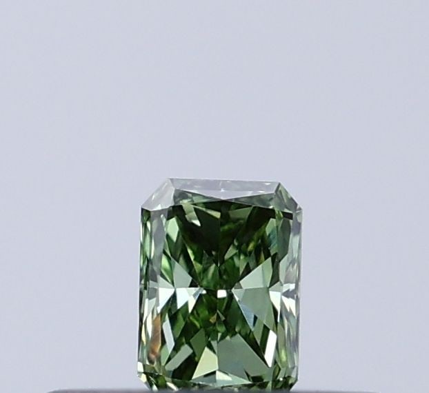 Loose Diamond - RADIANT 0.12ct Fancy Vivid Green VS2: Loose Diamond - RADIANT 0.12ct Fancy Vivid Green VS2 Source: This is a real non-mined Diamond that has been grown in a lab Shape: RADIANT Carats: 0.12 Color: Fancy Vivid Green Certification: IGI Video