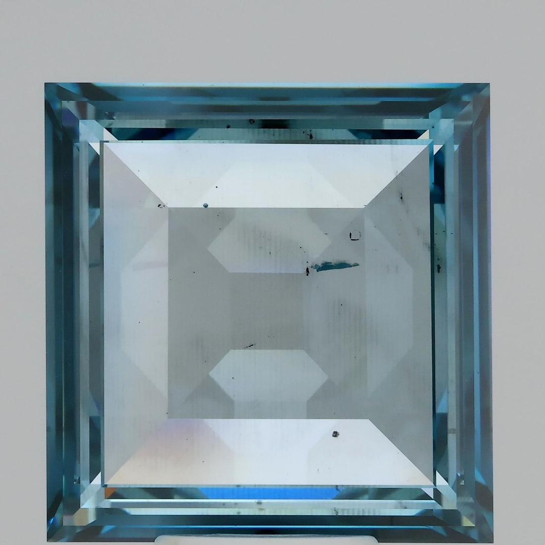 Loose Diamond - SQUARE RADIANT 5.56ct Fancy Intense Blue SI1: Loose Diamond - SQUARE RADIANT 5.56ct Fancy Intense Blue SI1 Source: This is a real non-mined Diamond that has been grown in a lab Shape: SQUARE RADIANT Carats: 5.56 Color: Fancy Intense Blue Certific
