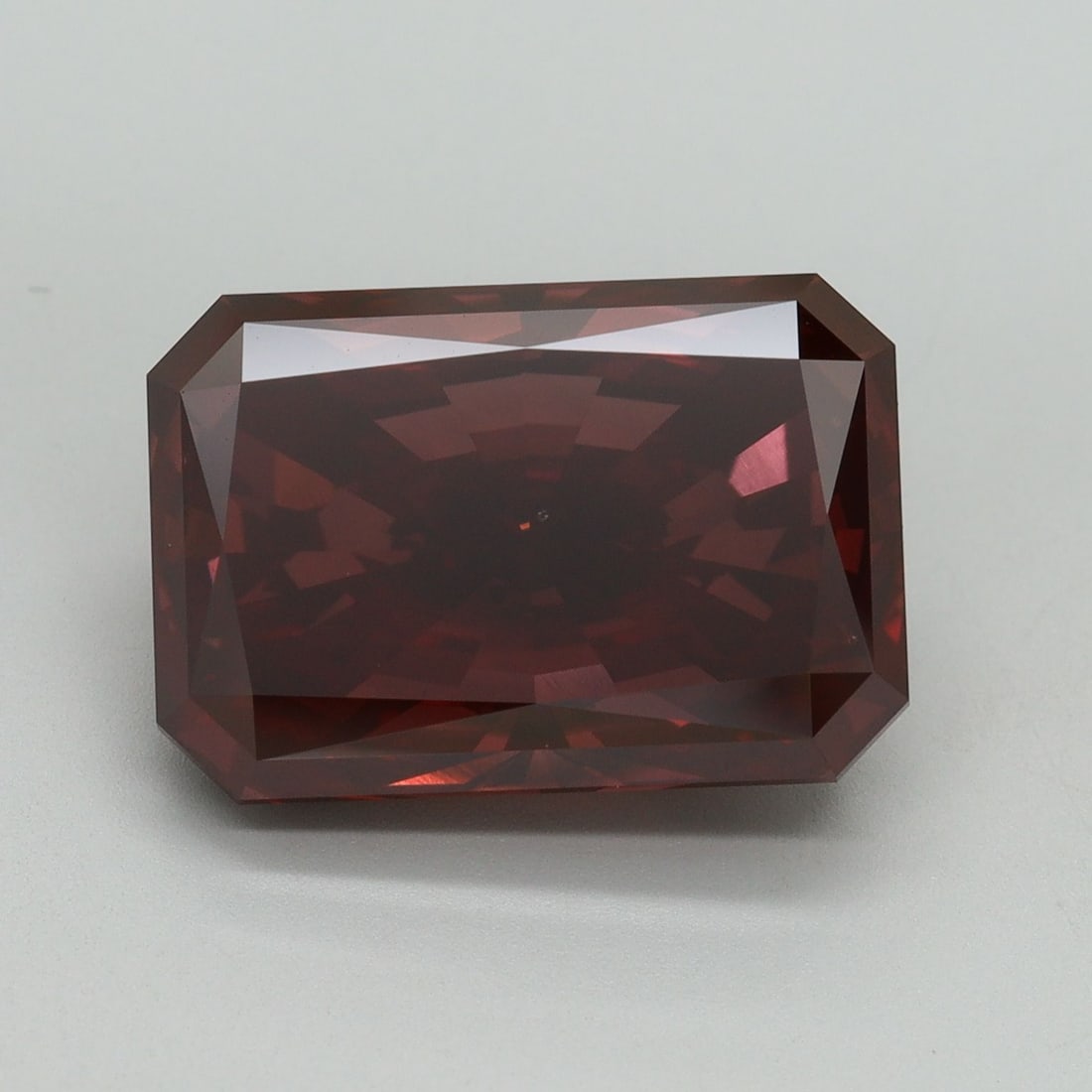 Loose Diamond - RADIANT 8.38ct Fancy Deep Purple VS2: Loose Diamond - RADIANT 8.38ct Fancy Deep Purple VS2 Source: This is a real non-mined Diamond that has been grown in a lab Shape: RADIANT Carats: 8.38 Color: Fancy Deep Purple Certification: IGI Video