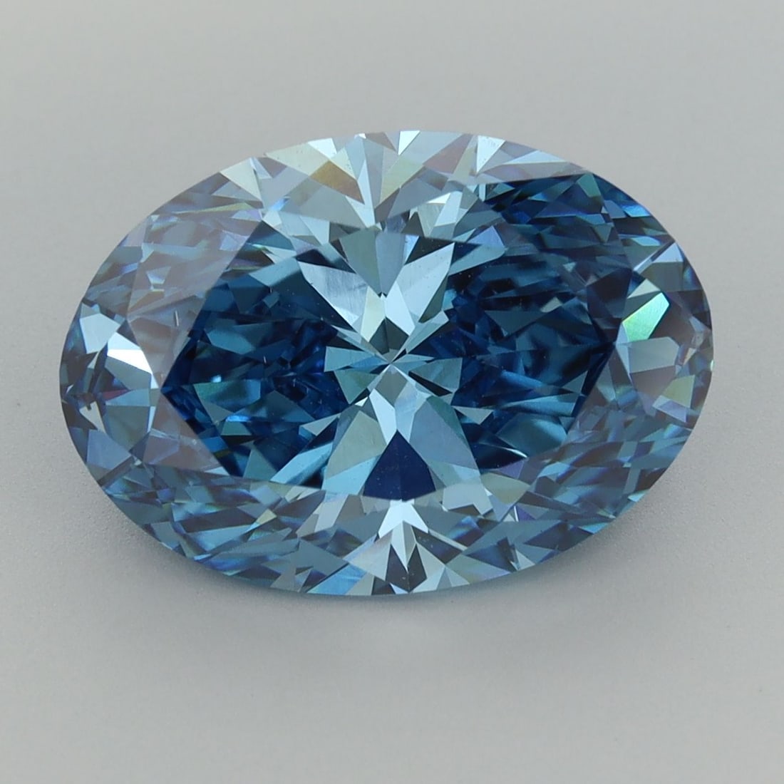Loose Diamond - OVAL 5.55ct Fancy Vivid Blue VS1: Loose Diamond - OVAL 5.55ct Fancy Vivid Blue VS1 Source: This is a real non-mined Diamond that has been grown in a lab Shape: OVAL Carats: 5.55 Color: Fancy Vivid Blue Certification: IGI The Diamond D