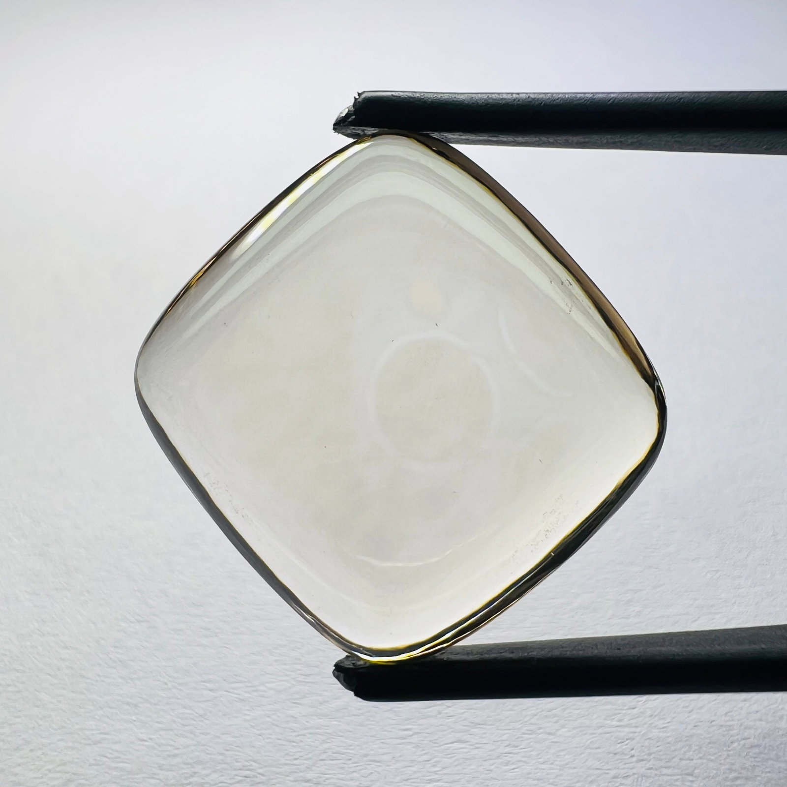 Loose Diamond - CUSHION BRILLIANT 14.87ct Brown VS1: Loose Diamond - CUSHION BRILLIANT 14.87ct Brown VS1 Source: This is a real non-mined Diamond that has been grown in a lab Shape: CUSHION BRILLIANT Carats: 14.87 Color: Brown Certification: NONE The Di