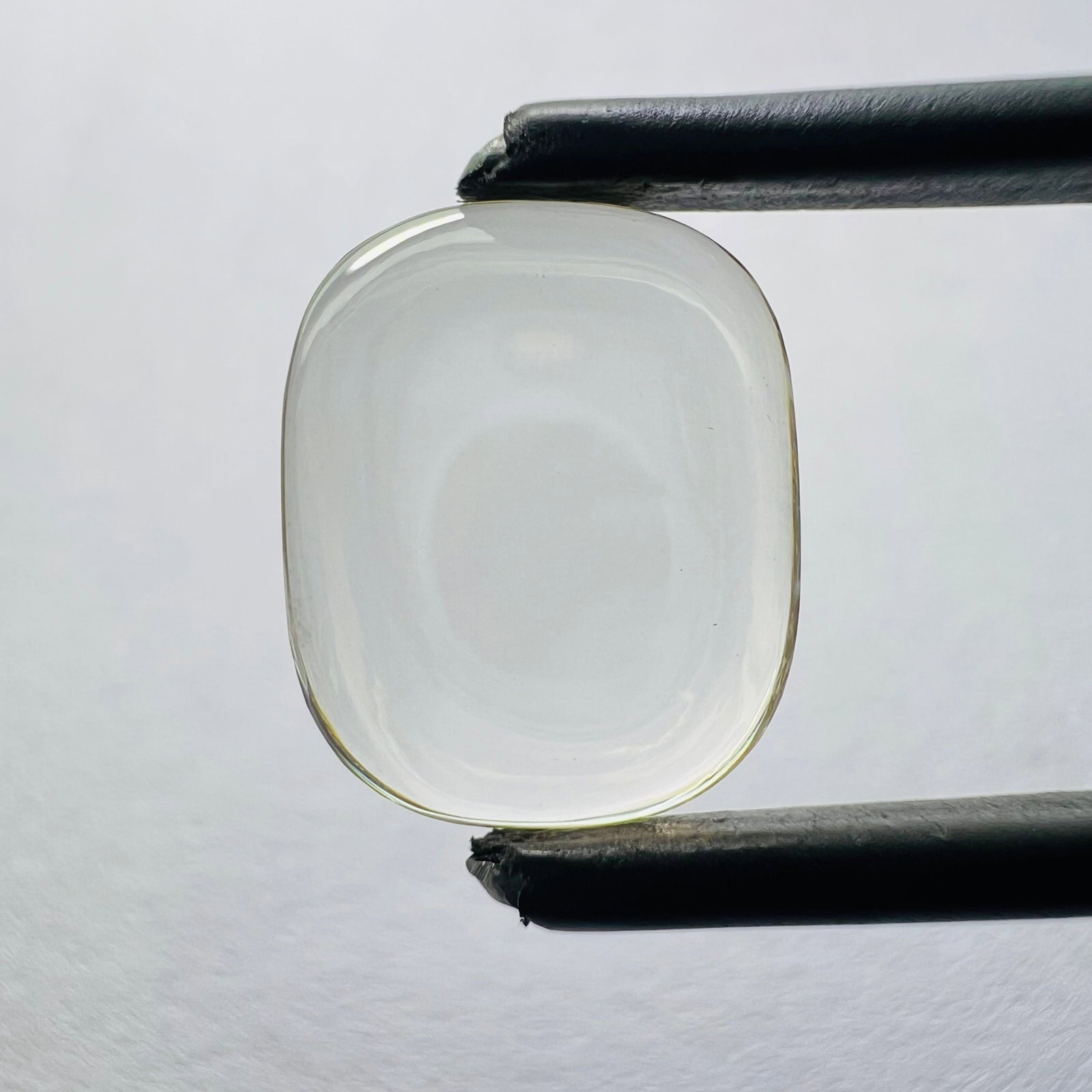 Loose Diamond - CUSHION BRILLIANT 1.79ct Brown VVS2: Loose Diamond - CUSHION BRILLIANT 1.79ct Brown VVS2 Source: This is a real non-mined Diamond that has been grown in a lab Shape: CUSHION BRILLIANT Carats: 1.79 Color: Brown Certification: NONE Video: