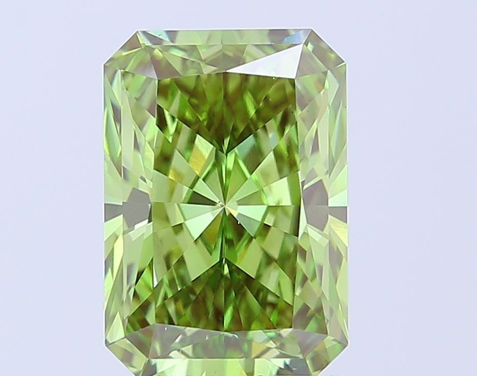 Loose Diamond - RADIANT 5.06ct Fancy Vivid Green VS1: Loose Diamond - RADIANT 5.06ct Fancy Vivid Green VS1 Source: This is a real non-mined Diamond that has been grown in a lab Shape: RADIANT Carats: 5.06 Color: Fancy Vivid Green Certification: IGI Video