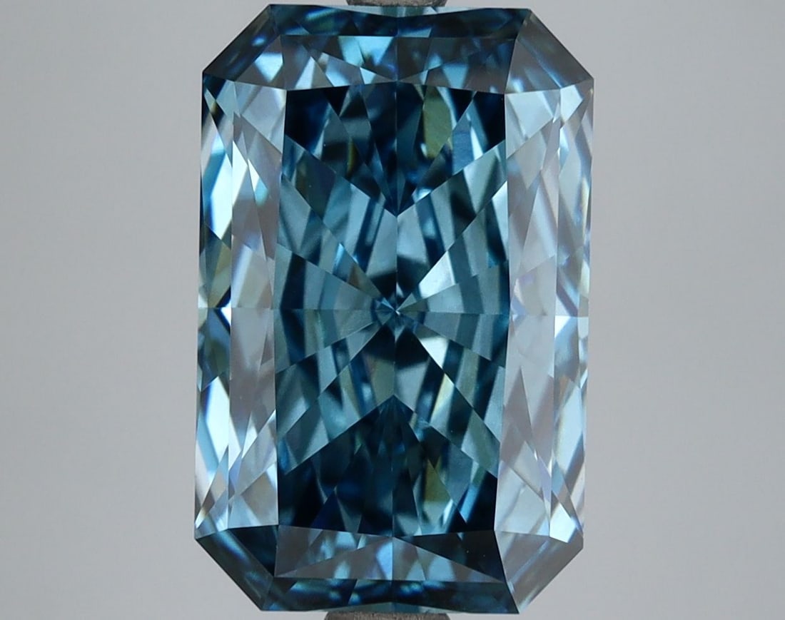 Loose Diamond - RADIANT 5.03ct Fancy Blue VS1: Loose Diamond - RADIANT 5.03ct Fancy Blue VS1 Source: This is a real non-mined Diamond that has been grown in a lab Shape: RADIANT Carats: 5.03 Color: Fancy Blue Certification: NONE Video: