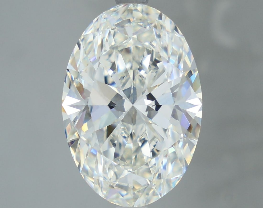 Loose Diamond - OVAL 4.11ct Fancy Vivid Pink VVS2: Loose Diamond - OVAL 4.11ct Fancy Vivid Pink VVS2 Source: This is a real non-mined Diamond that has been grown in a lab Shape: OVAL Carats: 4.11 Color: Fancy Vivid Pink Certification: IGI Video: