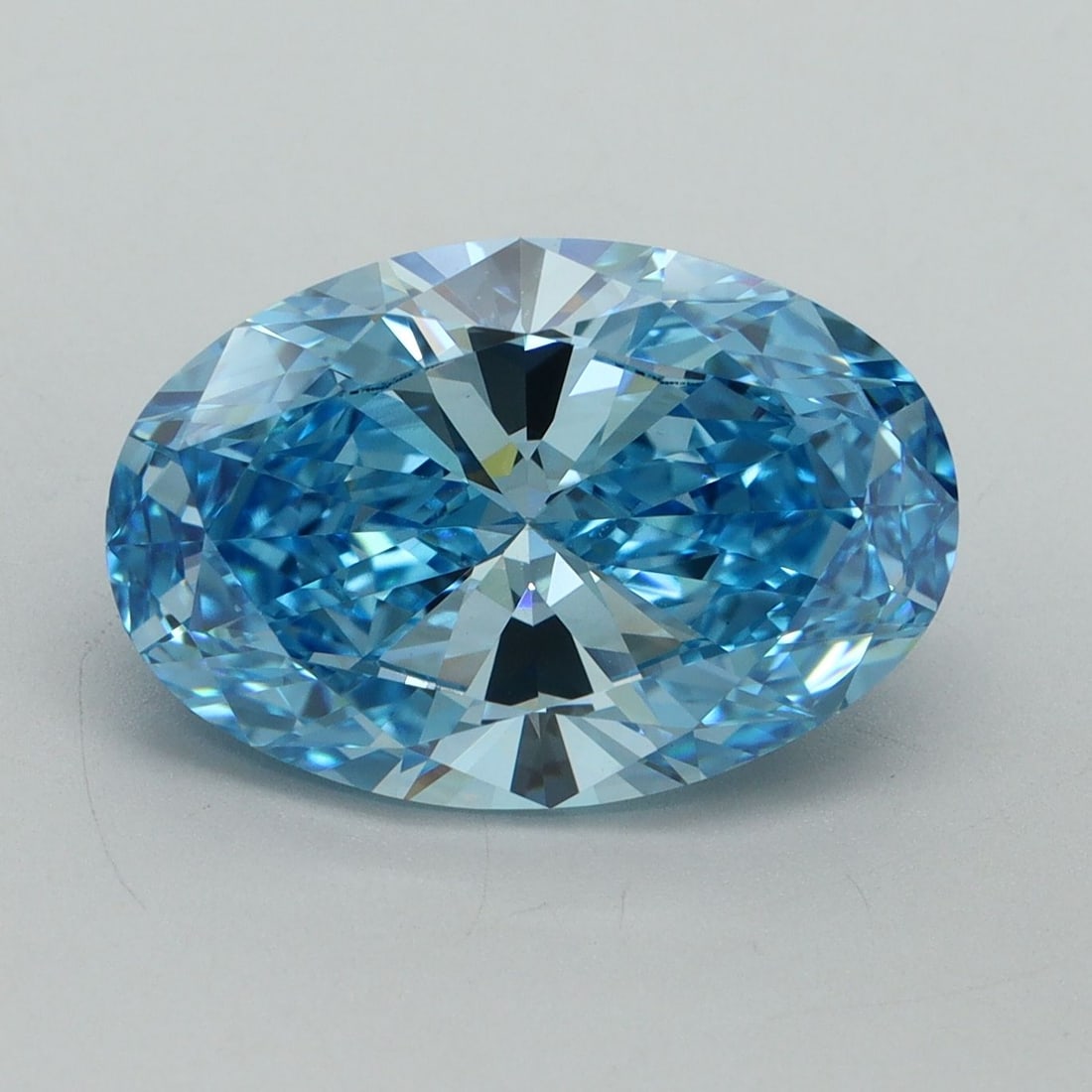 Loose Diamond - OVAL 5.1ct Fancy Vivid Blue VS1: Loose Diamond - OVAL 5.1ct Fancy Vivid Blue VS1 Source: This is a real non-mined Diamond that has been grown in a lab Shape: OVAL Carats: 5.1 Color: Fancy Vivid Blue Certification: IGI Video: