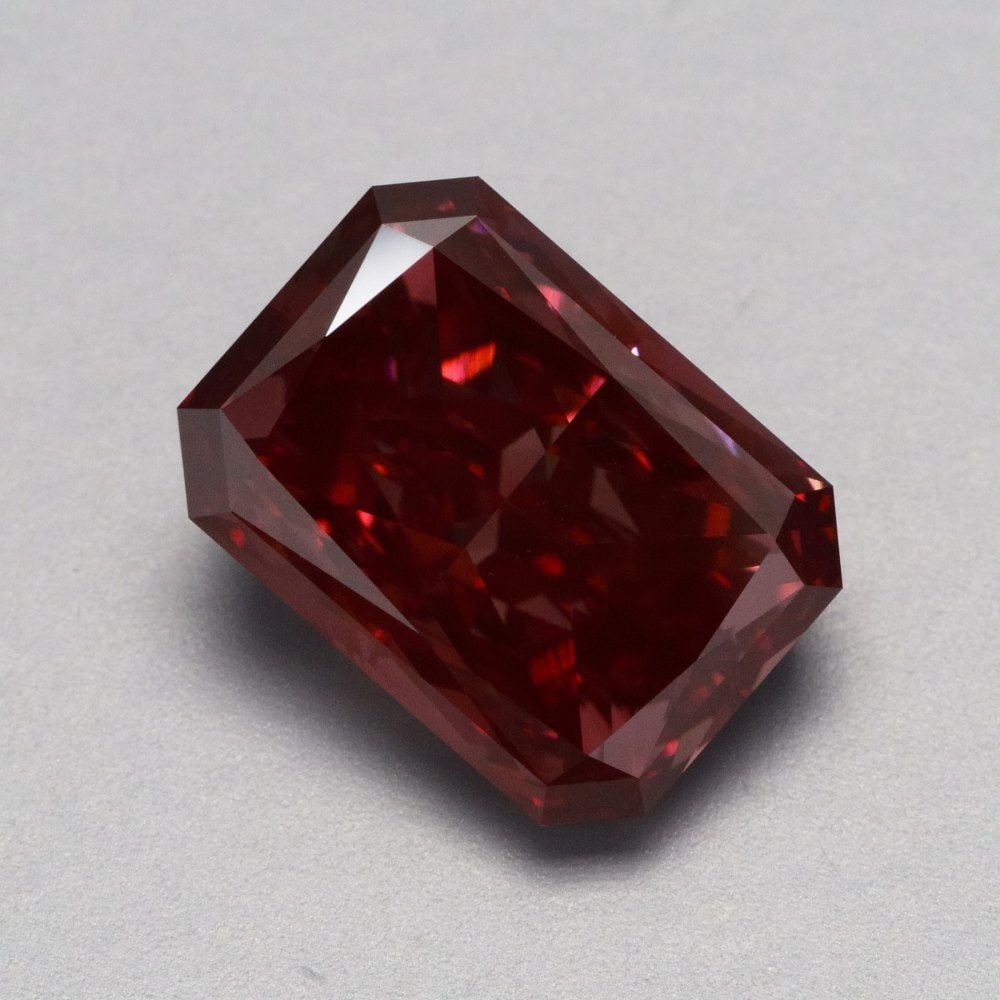 Loose Diamond - RADIANT 10.04ct Fancy Vivid Pink VVS2: Loose Diamond - RADIANT 10.04ct Fancy Vivid Pink VVS2 Source: This is a real non-mined Diamond that has been grown in a lab Shape: RADIANT Carats: 10.04 Color: Fancy Vivid Pink Certification: IGI Vide