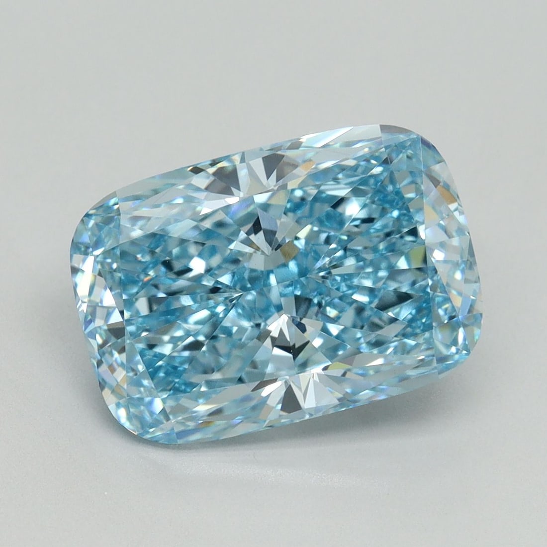 Loose Diamond - CUSHION BRILLIANT 5.0ct Fancy Vivid Blue VS1: Loose Diamond - CUSHION BRILLIANT 5.0ct Fancy Vivid Blue VS1 Source: This is a real non-mined Diamond that has been grown in a lab Shape: CUSHION BRILLIANT Carats: 5.0 Color: Fancy Vivid Blue Certific