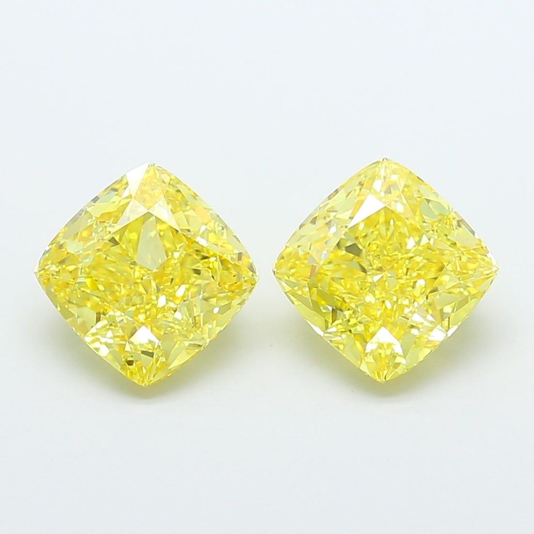 Loose Diamond - CUSHION MODIFIED 3.11ct Fancy Vivid Yellow VS2: Loose Diamond - CUSHION MODIFIED 3.11ct Fancy Vivid Yellow VS2 Source: This is a real non-mined Diamond that has been grown in a lab Shape: CUSHION MODIFIED Carats: 3.11 Color: Fancy Vivid Yellow Cert