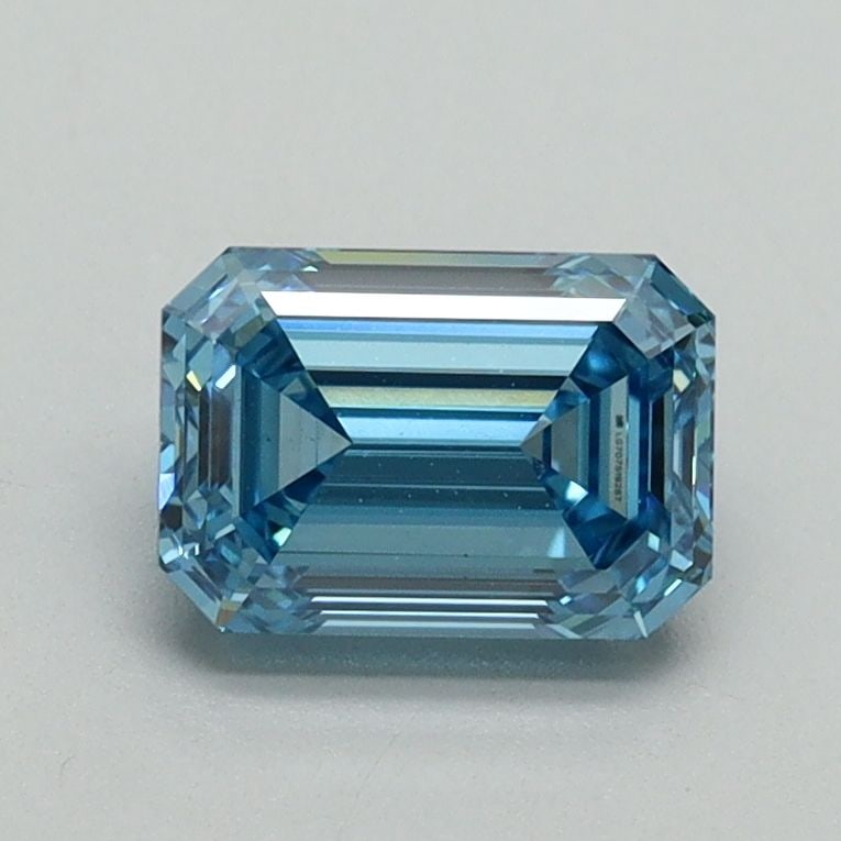 Loose Diamond - EMERALD 1.06ct Fancy Vivid Blue VS1: Loose Diamond - EMERALD 1.06ct Fancy Vivid Blue VS1 Source: This is a real non-mined Diamond that has been grown in a lab Shape: EMERALD Carats: 1.06 Color: Fancy Vivid Blue Certification: IGI Video: