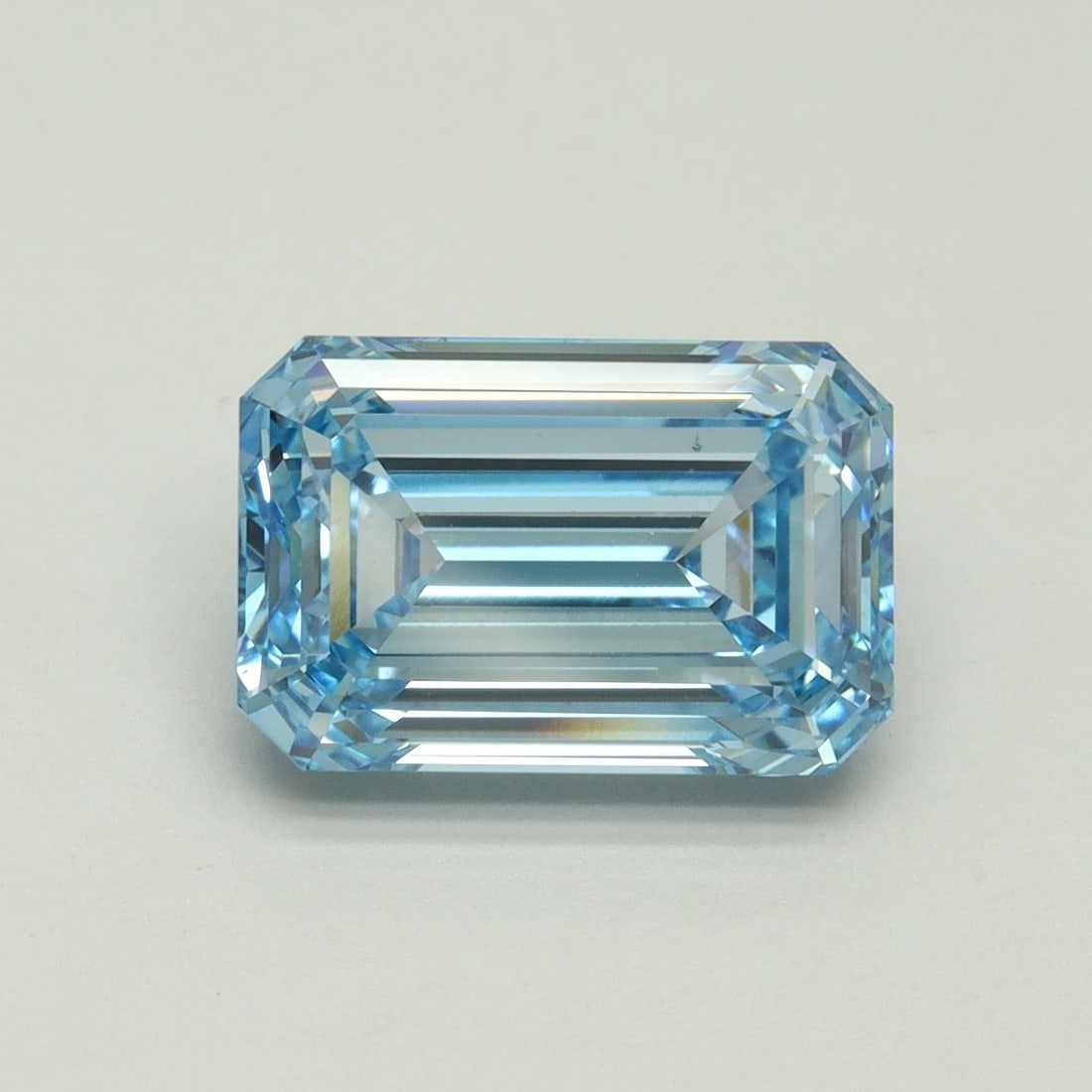 Loose Diamond - EMERALD 4.35ct Fancy Intense Blue VS1: Loose Diamond - EMERALD 4.35ct Fancy Intense Blue VS1 Source: This is a real non-mined Diamond that has been grown in a lab Shape: EMERALD Carats: 4.35 Color: Fancy Intense Blue Certification: IGI Vid