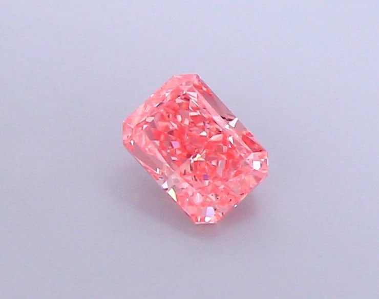 Loose Diamond - RADIANT 1.04ct Fancy Vivid Pink VS1: Loose Diamond - RADIANT 1.04ct Fancy Vivid Pink VS1 Source: This is a real non-mined Diamond that has been grown in a lab Shape: RADIANT Carats: 1.04 Color: Fancy Vivid Pink Certification: IGI Video: