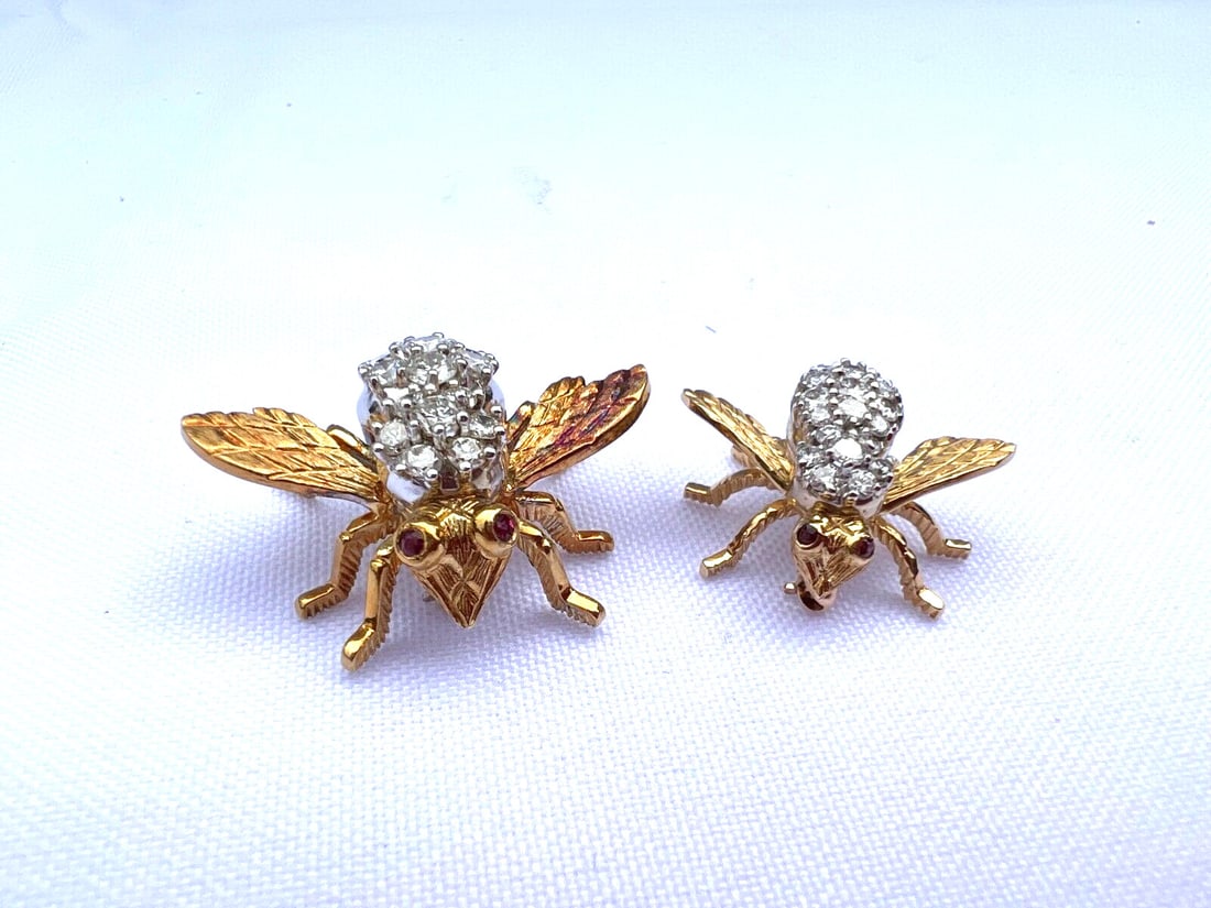 Herbert Rosenthal 18K Gold Diamond Ruby Bee Brooch Set 2 Pieces: Herbert Rosenthal 18K Gold Diamond Ruby Bee Brooch Set 2 Pieces This stunning set of 18K yellow gold brooches features exquisite diamond and ruby detailing, crafted by renowned designer Herbert Rosent