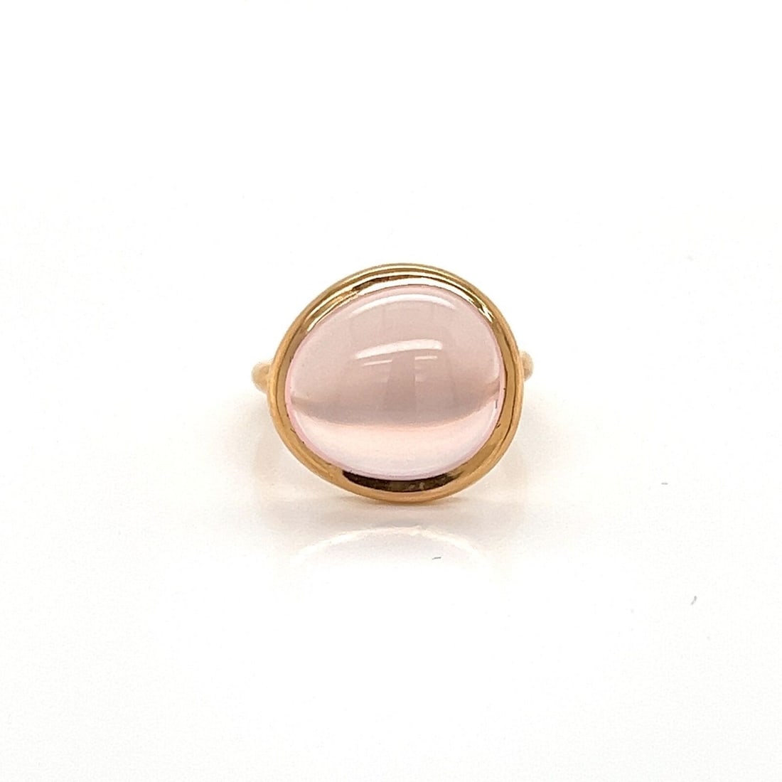 Fred of Paris Belles Rives 18k Rose Gold Pink Quartz Cabochon Ring Size 4: Fred of Paris Belles Rives 18k Rose Gold Pink Quartz Cabochon Ring Size 4 Pre-owned Fred of Paris Belles Rives ring in 18k rose gold, featuring a natural pink quartz cabochon in a solitaire design. Th