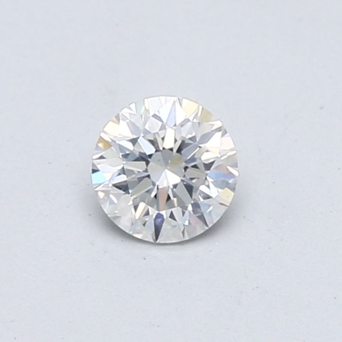 Loose Diamond - ROUND 0.4ct F SI2: Loose Diamond - ROUND 0.4ct F SI2 Source: Natural Shape: ROUND Carats: 0.4 Color: F Clarity: SI2 Certification: GIA Video: